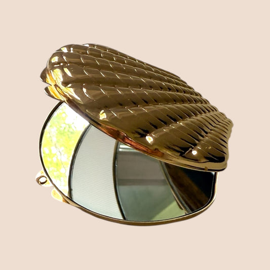 Golden Seashell Compact – Vintage-Inspired Shell Mirror